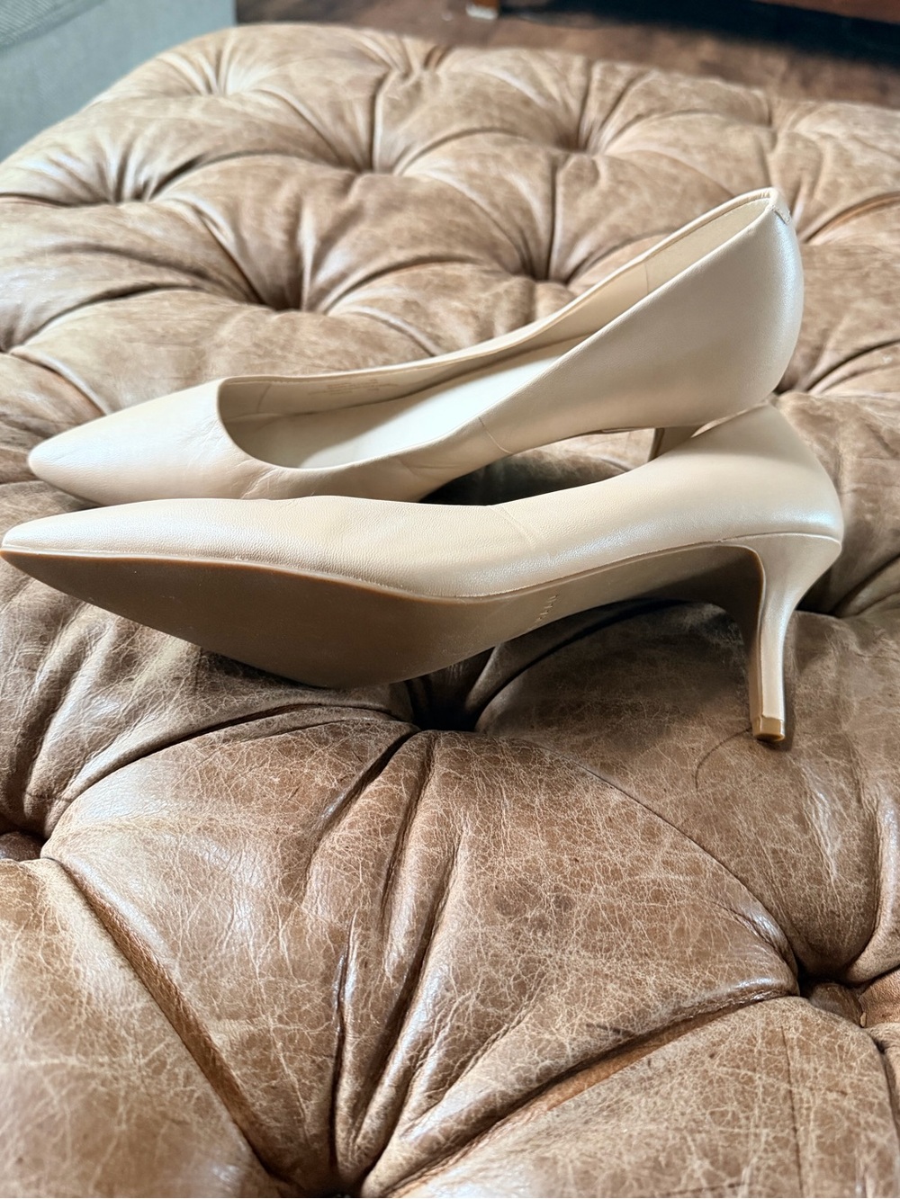 Cole Haan Grand.OS Nude Leather Pointed Toe Pumps Sz 9B Kitten Heel Office Shoes